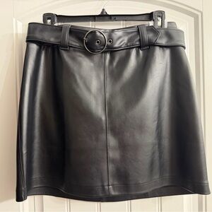 Black Faux Leather Skirt with Round Buckle Belt - L